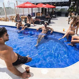 Hotel Nomads Party