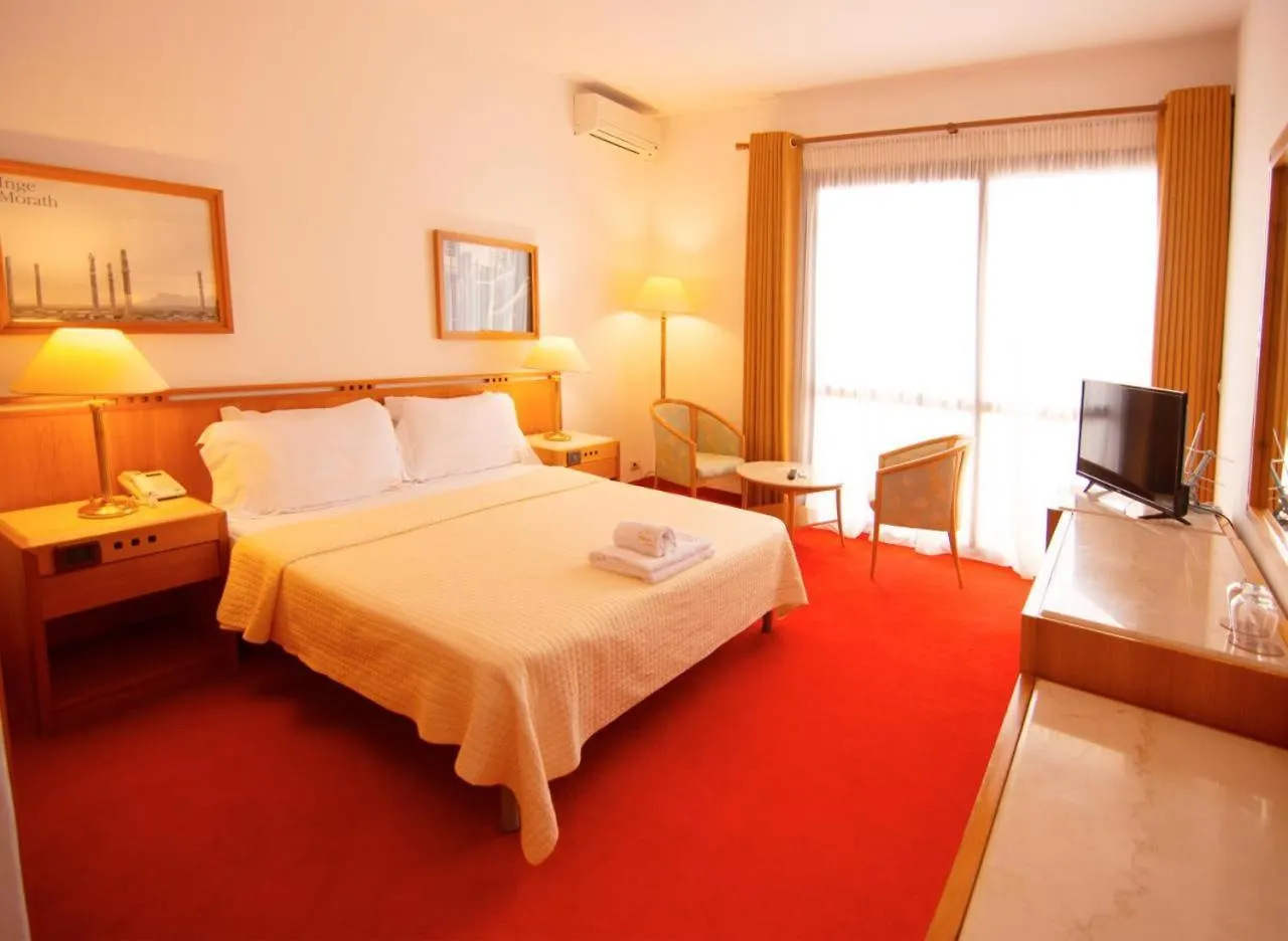 Chateau Linza Resort Tirana 4*,